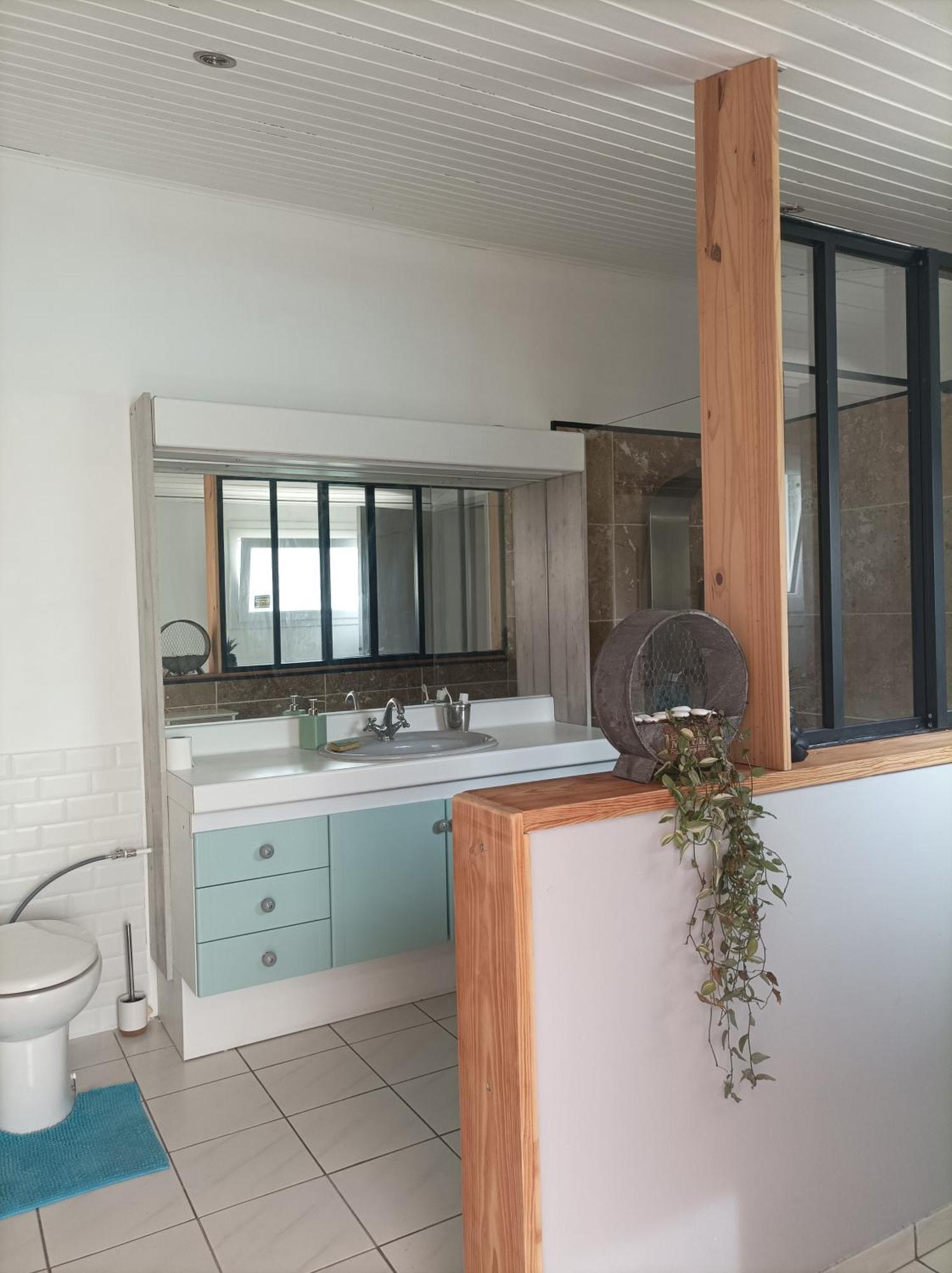 Cosy Et Salle D'eau Dans Maison Arlac Séjour chez l'habitant